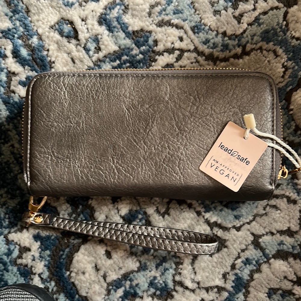 Vegan leather wristlet wallet